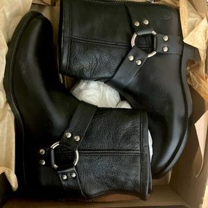 Frye boots Phillip harness short boot